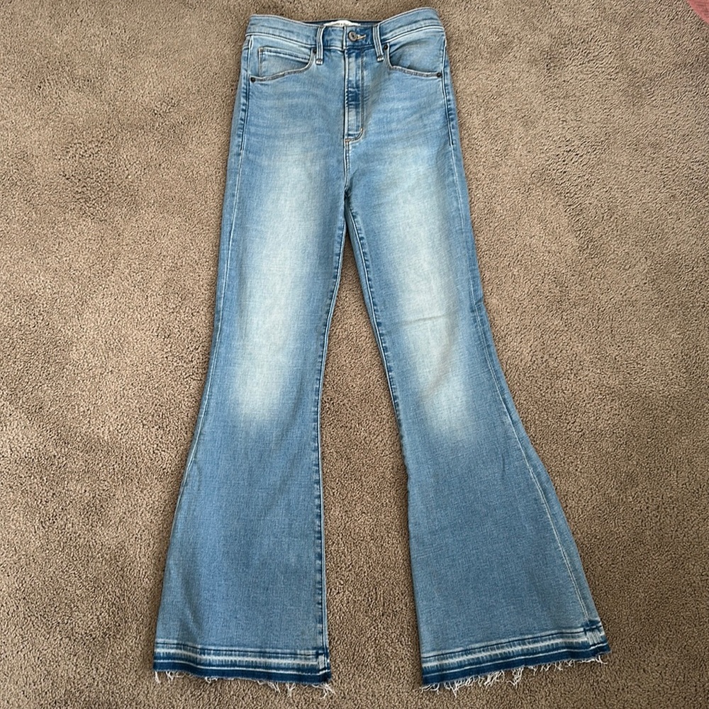 Abercrombie the flare ultra high rise light wash jeans size 26